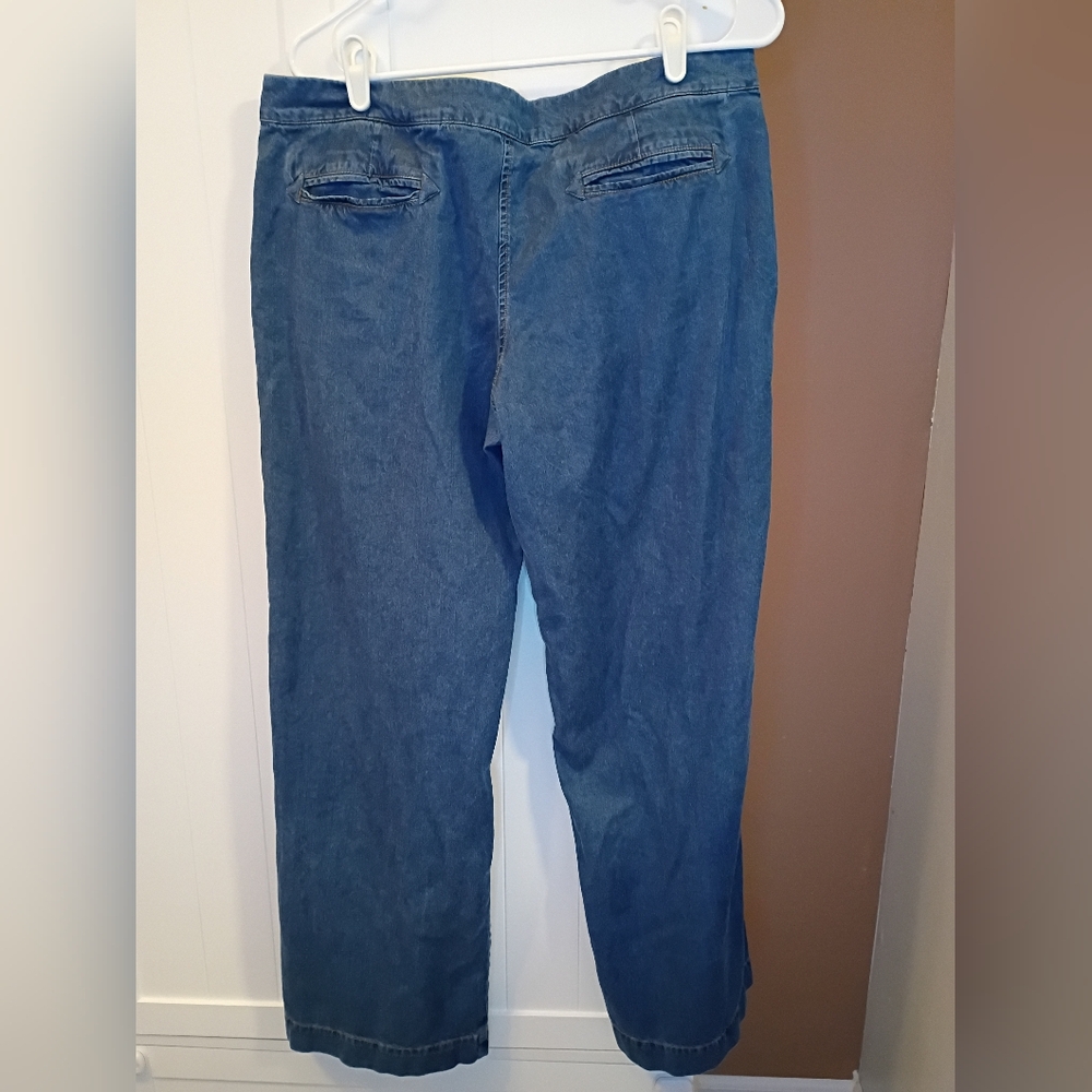 Women's Wide Leg Jeans - Picture 2 of 3